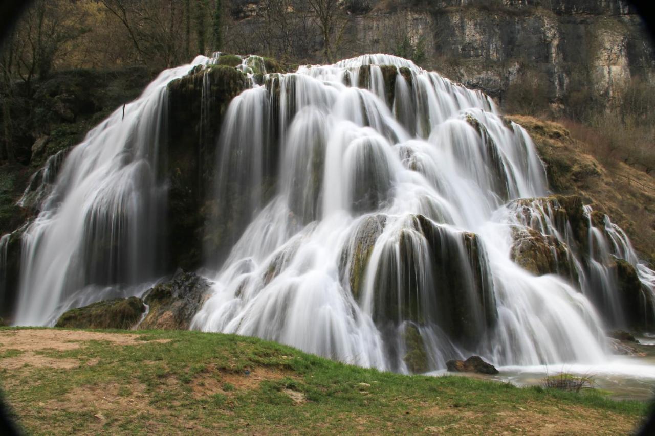 Вілла Le Refuge Des Marmottes Saint-Laurent-du-Jura Екстер'єр фото
