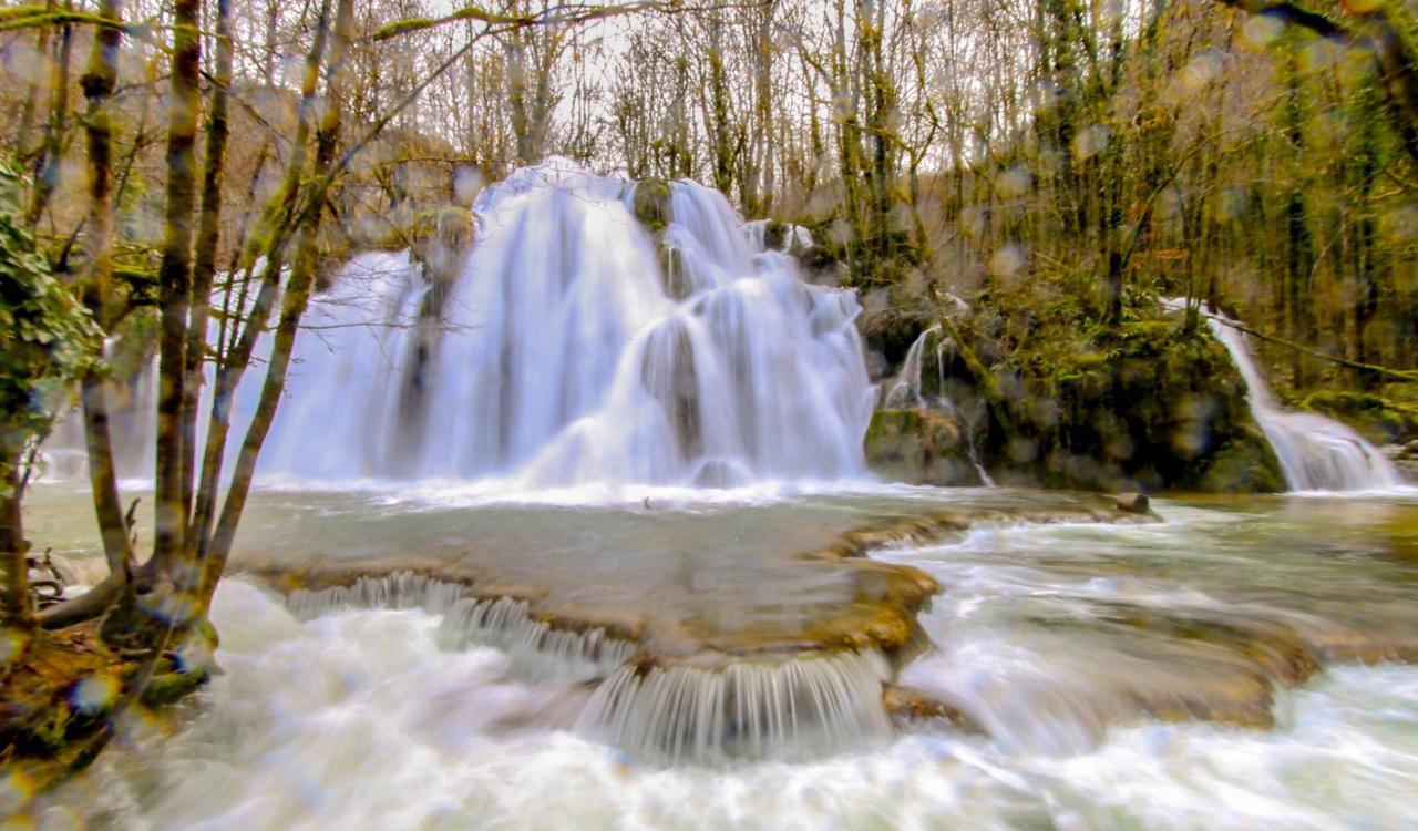 Вілла Le Refuge Des Marmottes Saint-Laurent-du-Jura Екстер'єр фото