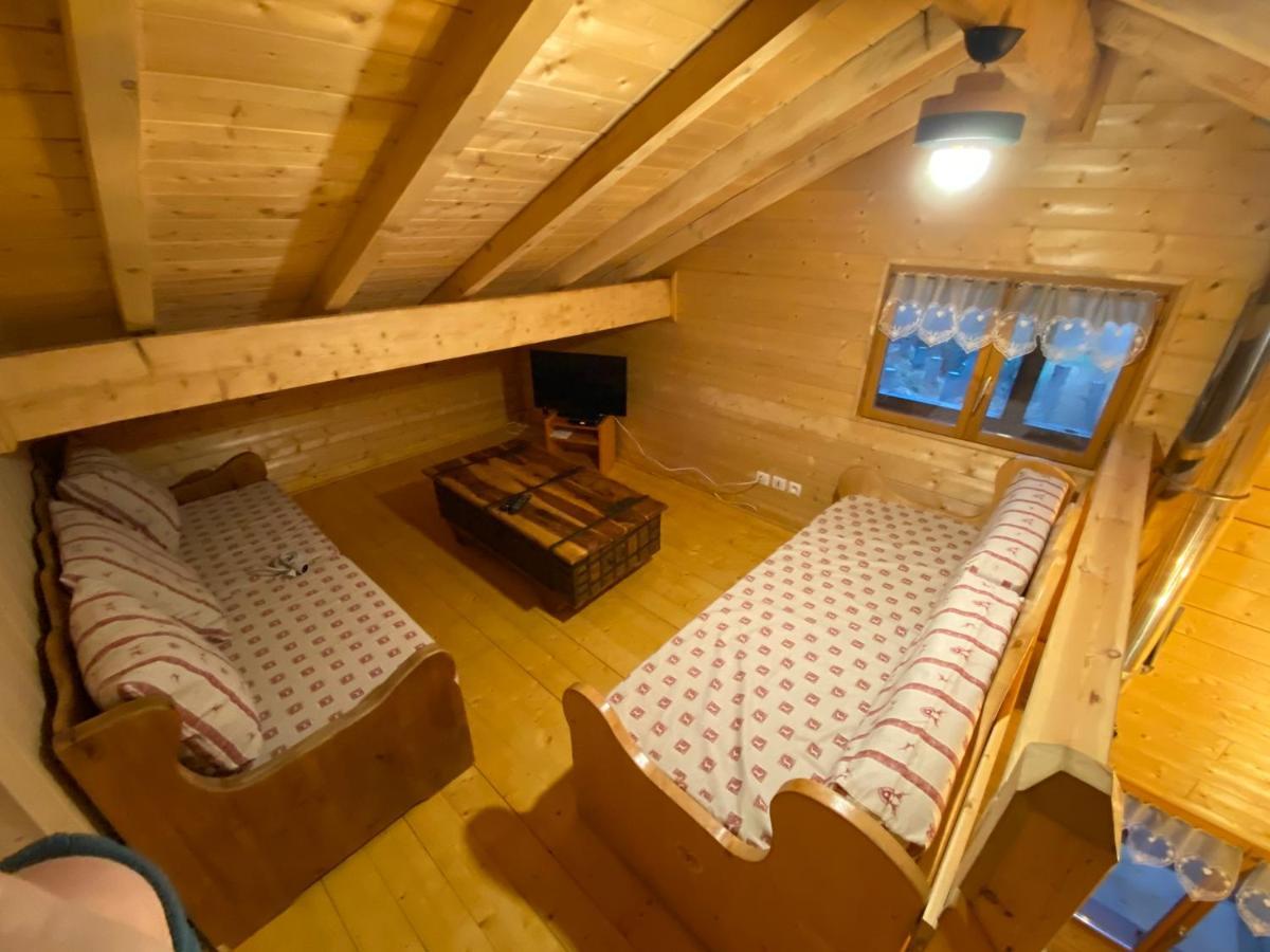 Вілла Le Refuge Des Marmottes Saint-Laurent-du-Jura Екстер'єр фото